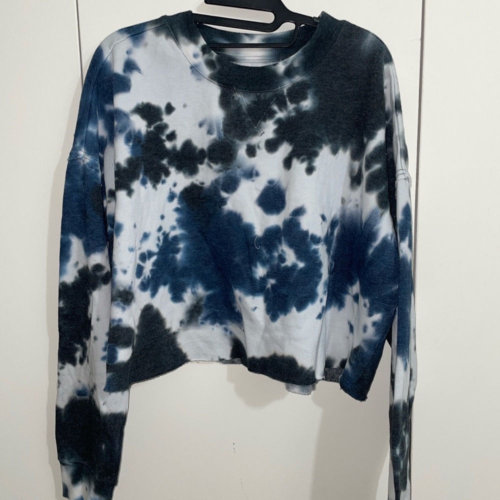 NWT black and blue cropped Tie Dye hoodie soft and cozy inside ..
